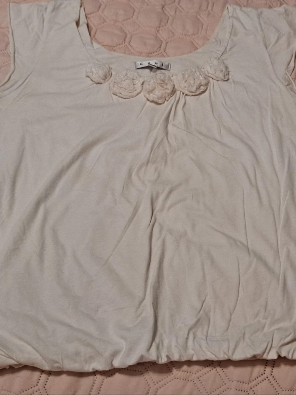 Cabi Size Large L Darling Cream Floral Detail Scoop Neck Top lot6384